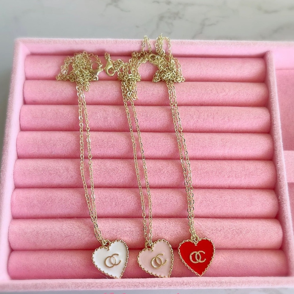 Gold plated heart pendant necklace